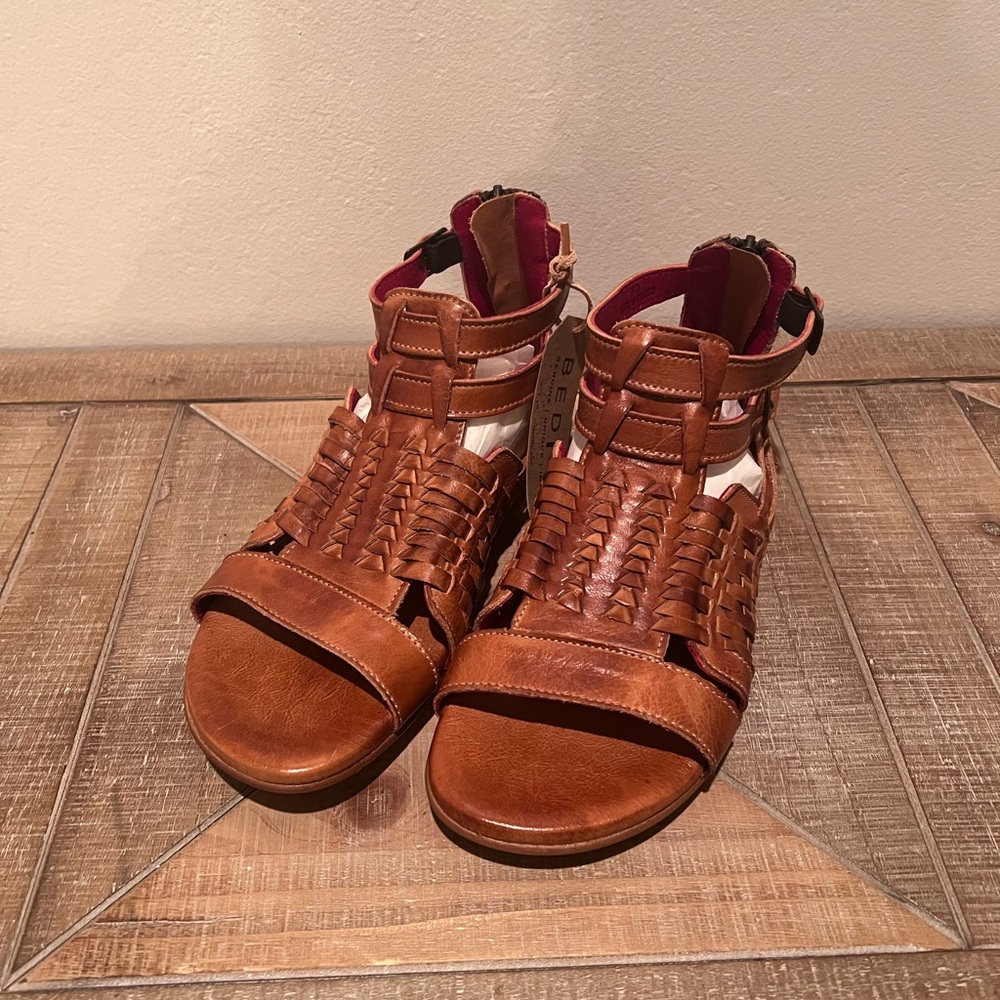 BedStu Claire II Brand New